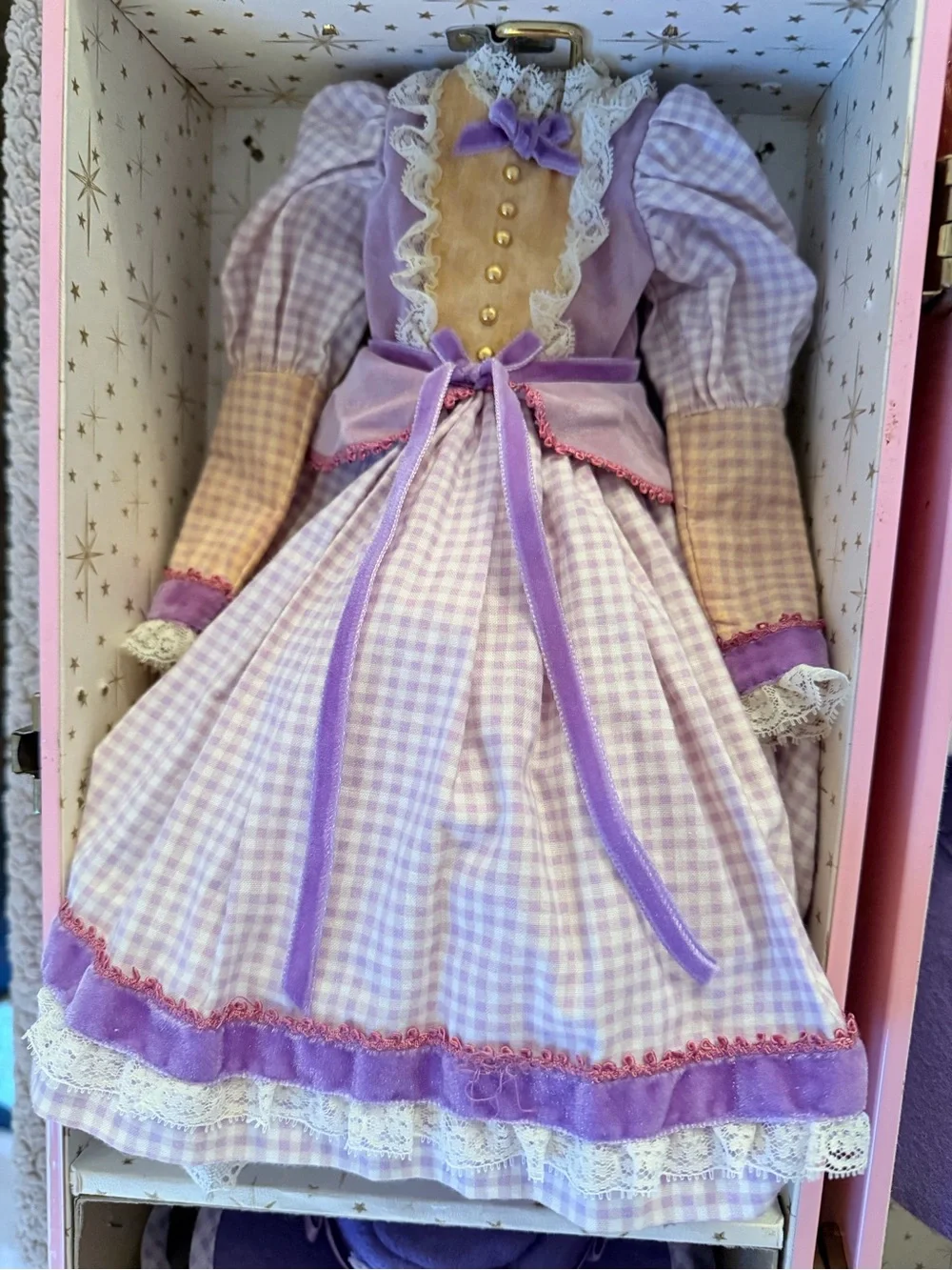 Madame Alexander 16